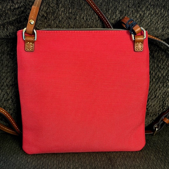 New Dooney & Bourke Nylon North South Triple Zip Crossbody Bag SOLD OUT ONLINE - Picture 3 of 9